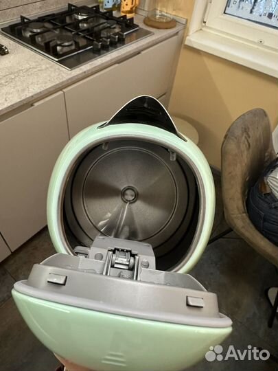 Чайник электрический Smeg, 1.7л, светло-зеленый