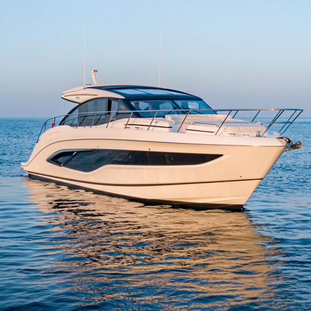Моторная яхта Princess Yachts V55