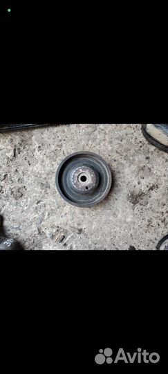 Шкив помпы на Mitsubishi Lancer 9