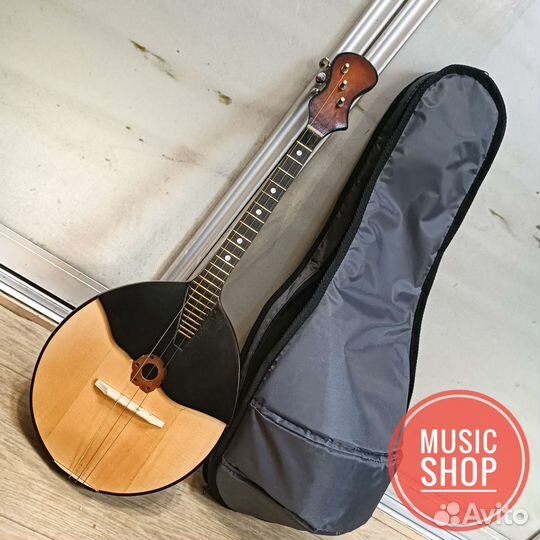Домра малая (прима) новая с чехлом в муз школу