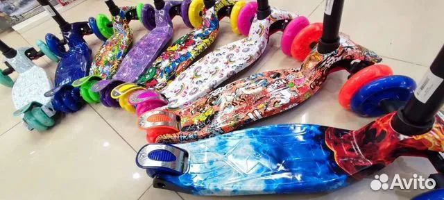 Самокат трехколесный