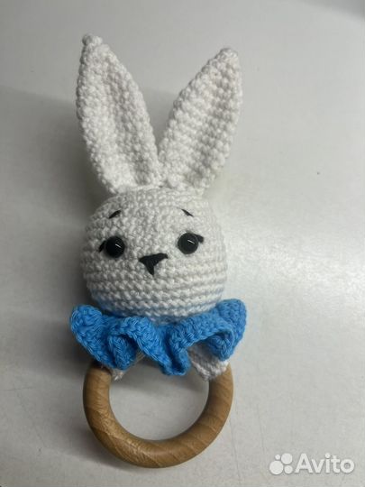 Вязаная погремушка