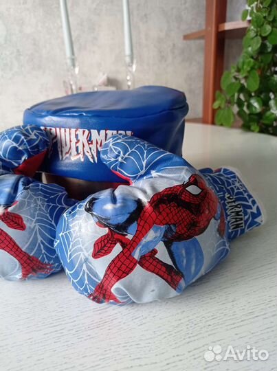 Боксерский шлем детский и перчатки 