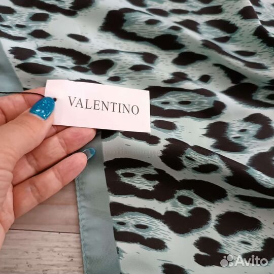 Шелковый платок Valentino
