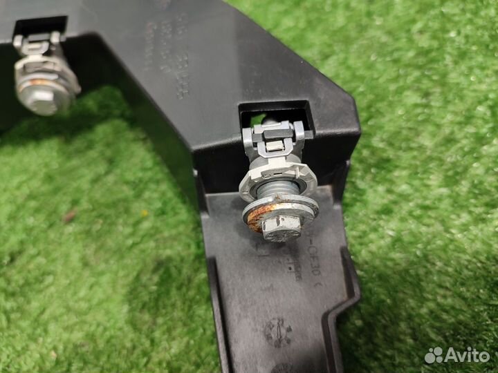 Крепление фары (кронштейн фары) левой BMW i3