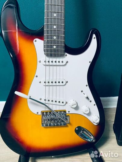 Электрогитара с усилителем