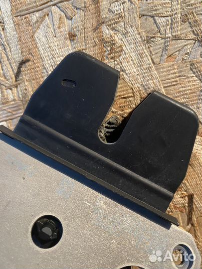 Замок крышки багажника ford focus 3 хетчбэк