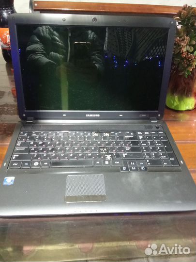 Samsung NP-R525