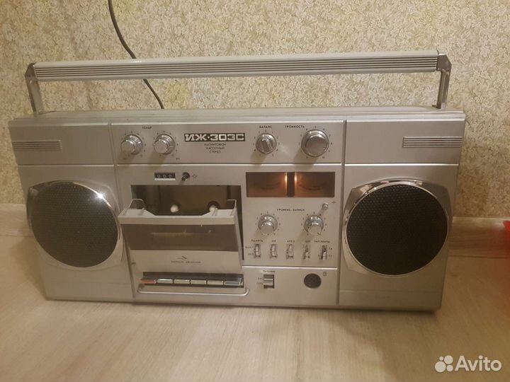 Магнитофон ккссетный стерео иж 303С