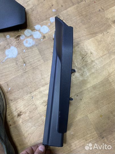 W166 W292 M ML GLE боковая заглушка торпеды левая