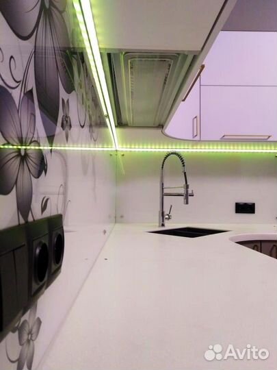 Кухонный гарнитур с подсветкой. Рассрочка