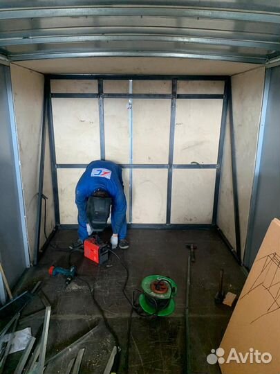 Автомеханик по ремонту фургонов