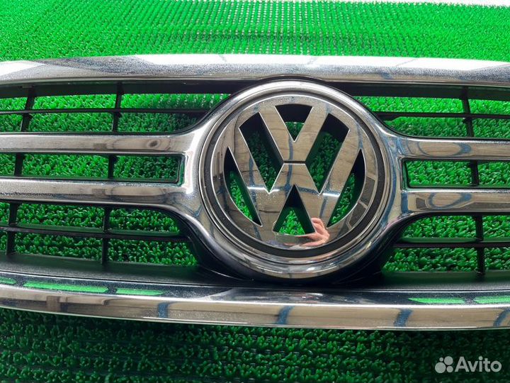 Решетка радиатора Volkswagen Tiguan 5N2