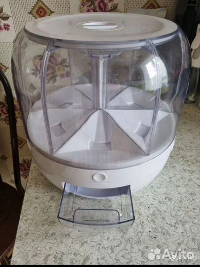 Диспенсер для сыпучих продуктов