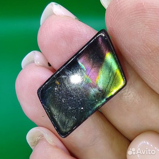 Спектролит финский, кабошон