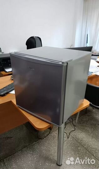 Новый мини Холодильник Бирюса Б-M50 Silver, 45/5л