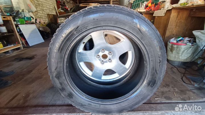 Marshal I'Zen RV Stud KC16 215/60 R17