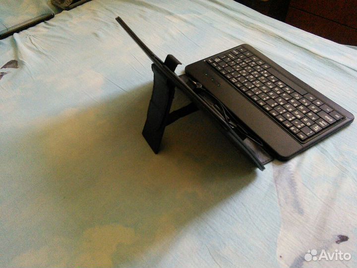 Чехол-клавиатура для планшета