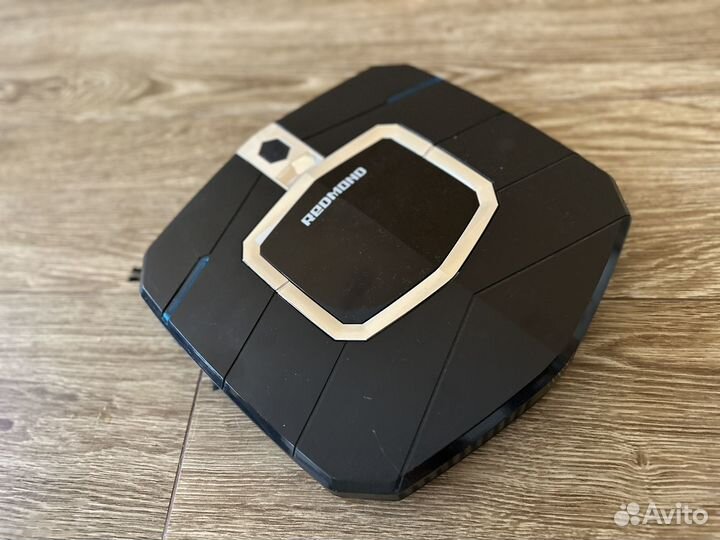 Робот пылесос Redmond RV R250