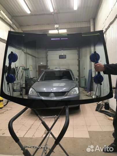 Лобовое стекло Мицубиси Лансер
