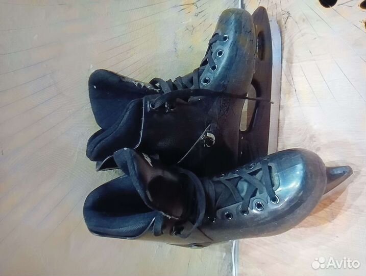 Коньки хоккейные