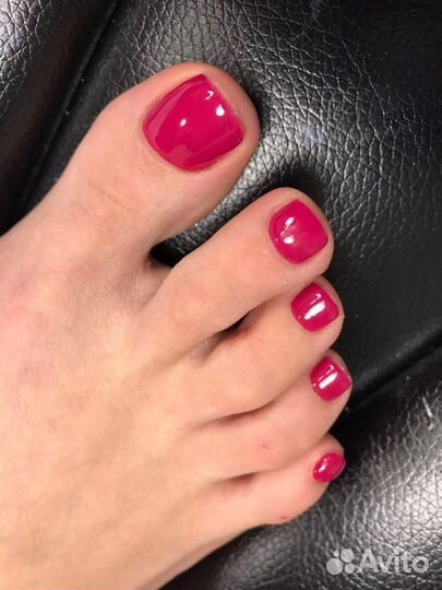 Маникюр и педикюр в центре Саратова (топ-мастер)