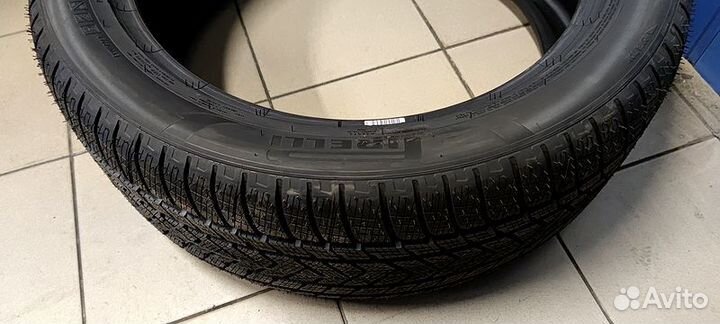Pirelli Scorpion Winter 295/35 R21 107V