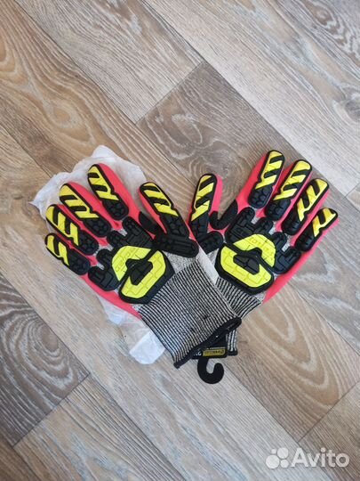 Противоударные перчатки