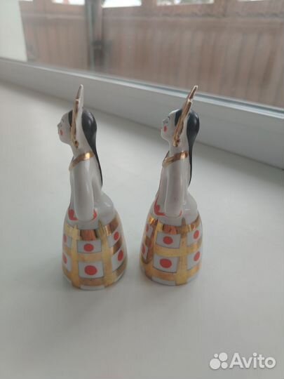 Статуэтка фарфоровая