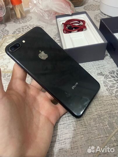 iPhone 8 Plus, 64 ГБ