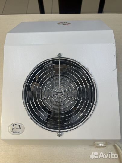 Маникюрный пылесос Trinity