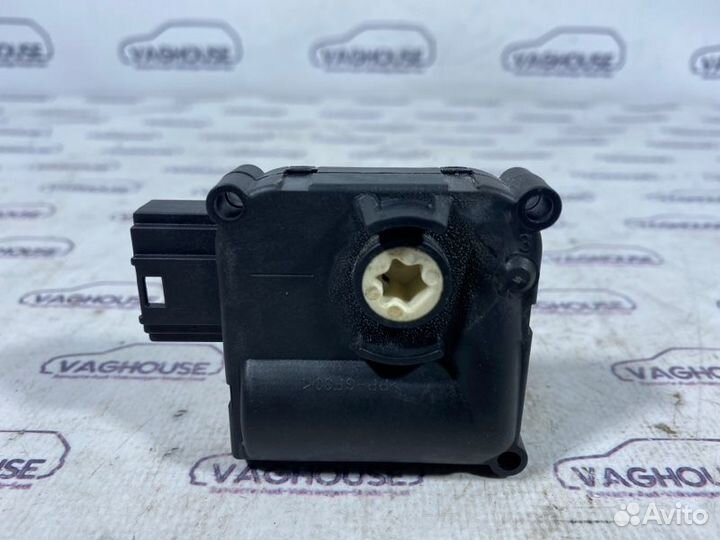 Моторчик заслонки печки Audi A6 C6 3.2 BYU 2007