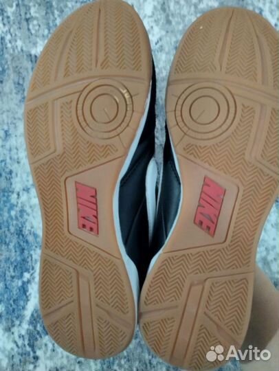 Продам футзалки