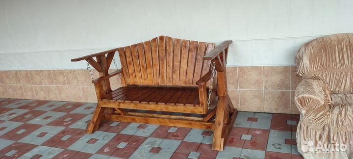 Скамейка качелий