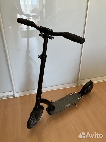 Самокат Roces (230/200 mm)