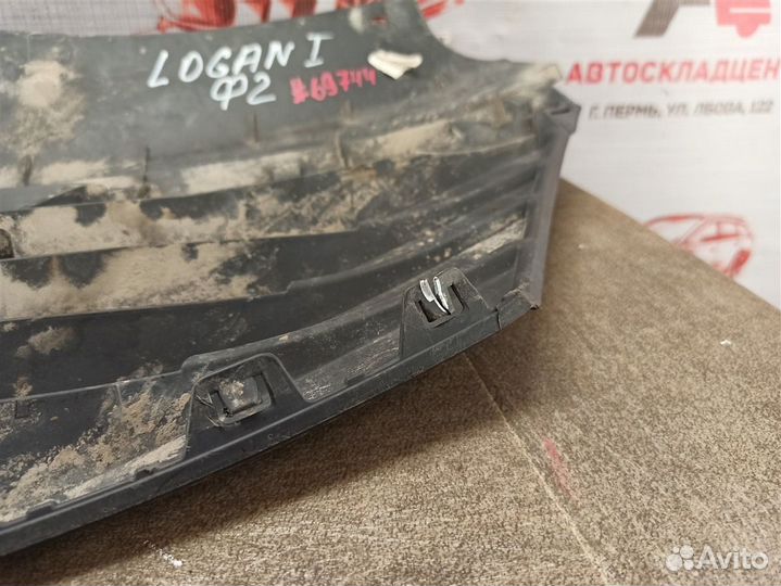 Решетка радиатора Renault Logan с 2009-2016 года