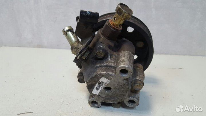 Насос гура гидроусилителя руля Toyota Estima