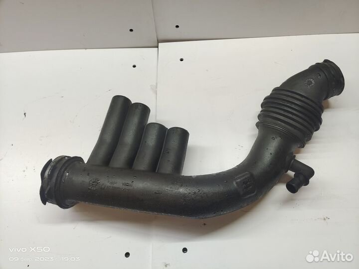 Патрубок воздушного фильтра Freelander 2 2007-2014