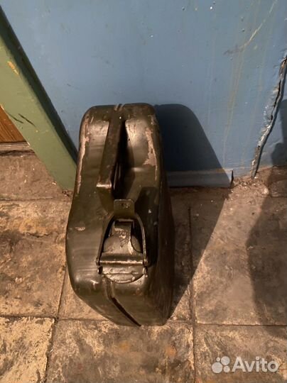 Канистра 10 литров б/у