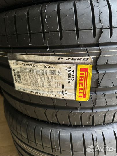 Pirelli P Zero PZ4 275/35 R22 и 315/30 R22