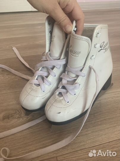 Коньки фигурные р 32