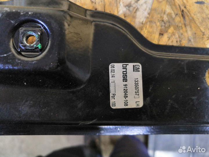 Стеклоподъемный механизм Opel Astra J седан 1.6