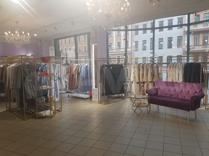 Сдаётся рейл / полка в шоуруме