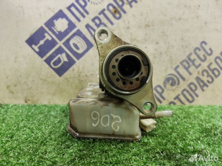 Главный тормозной цилиндр Ford Focus 2 седан 1.6