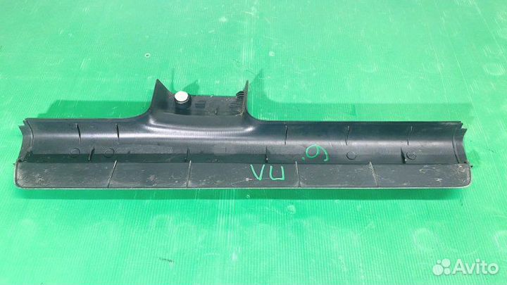 Молдинг порога передний левый Suzuki Liana хэтч