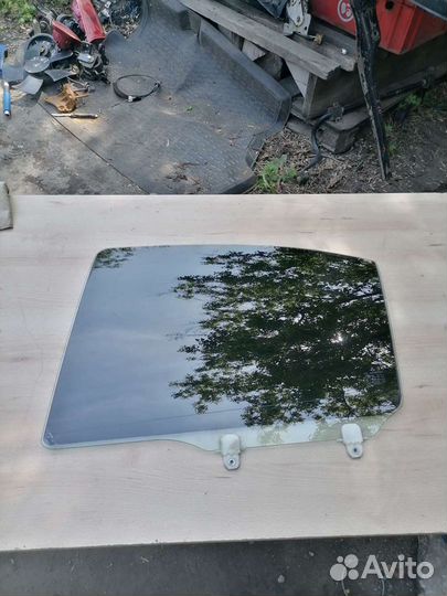 Стекло заднее левое Mitsubishi Lancer 10