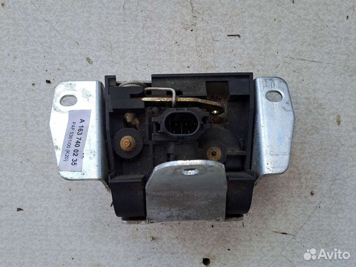 Замок крышки багажника Мерседес бенц Мл W163