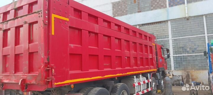 IVECO-Hongyan 8x4 (CQ1314/3304/3314), 2021