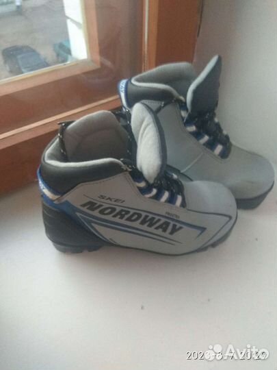 Лыжные ботинки детские 30 размер