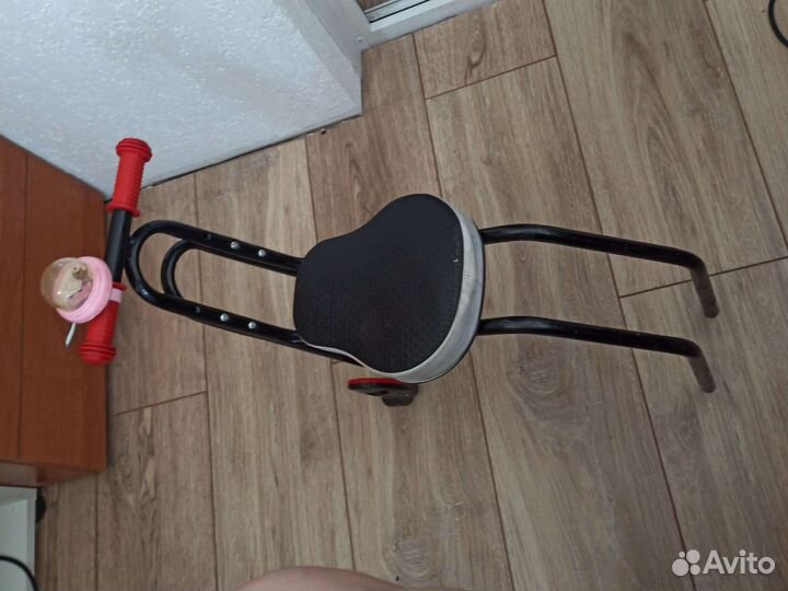 Детское кресло на велосипед переднее